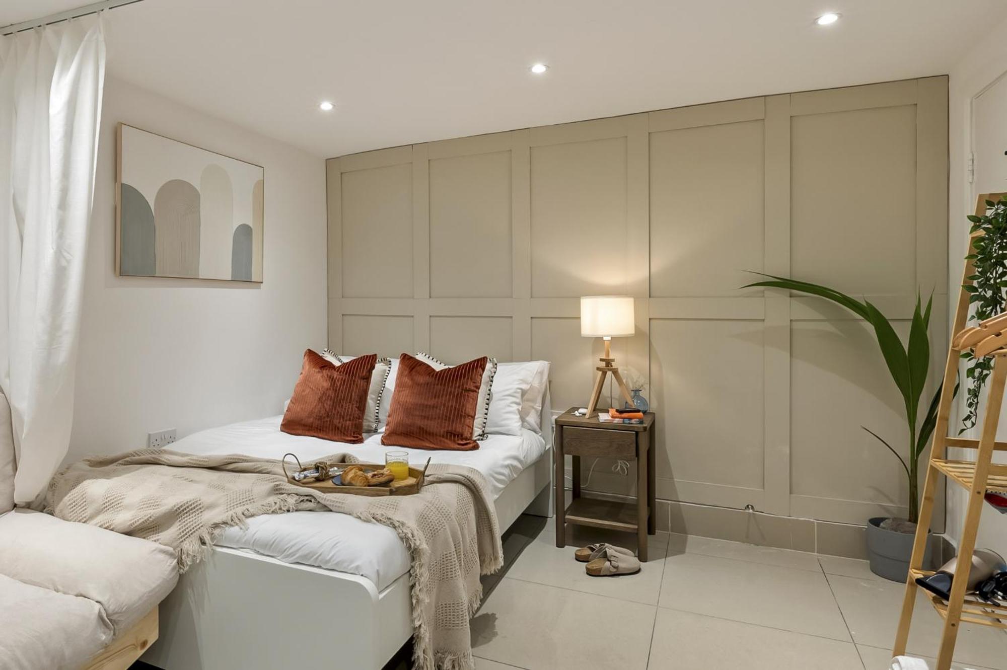 Chic Hideaway In Little Venice